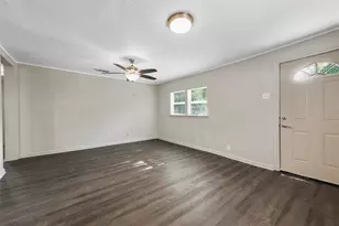 2717 Townsend Dr, Fort Worth, TX 76110 - Photo 8