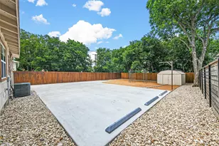 2717 Townsend Dr, Fort Worth, TX 76110 - Photo 6