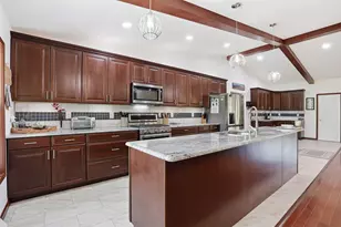 211 E Bay Dr, Bridgeport, TX 76426 - Photo 12