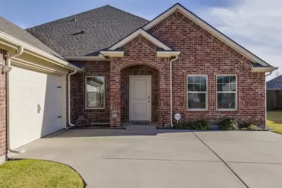 512 Woodhaven Drive, Waxahachie, TX 75165 - Photo 2