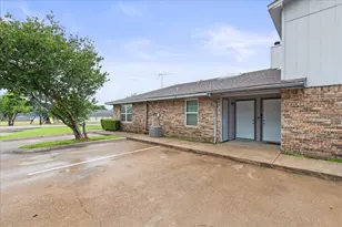 4830 Gatewood Rd, Garland, TX 75043 - Photo 4