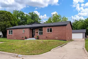 2304 Annabelle Ln, Fort Worth, TX 76119 - Photo 2