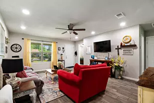 240 Elizabeth Ln, Blossom, TX 75416 - Photo 4
