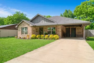 240 Elizabeth Ln, Blossom, TX 75416 - Photo 2