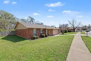 2312 Chinaberry Dr, Bedford, TX 76021 - Photo 2