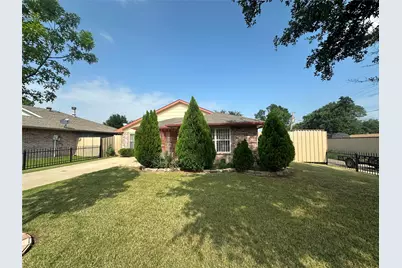 916 Algonquin Drive, Dallas, TX 75217 - Photo 1