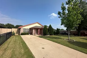 916 Algonquin Dr, Dallas, TX 75217 - Photo 2
