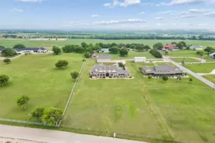 2009 Lakeshore Dr, Cleburne, TX 76033 - Photo 24