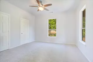 407 E Bonham St, Tom Bean, TX 75491 - Photo 16