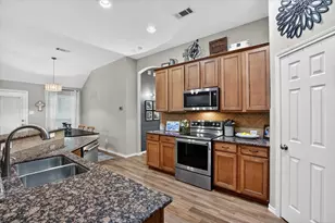 9122 Water Oak Dr, Arlington, TX 76002 - Photo 12
