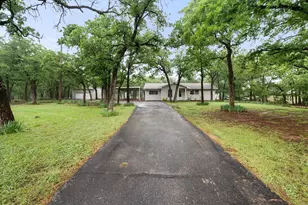 4212 Oak Dr, Alvarado, TX 76009 - Photo 4