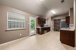 10512 Granada Dr, Waco, TX 76708 - Photo 6