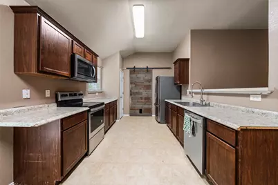10512 Granada Drive, Waco, TX 76708 - Photo 8
