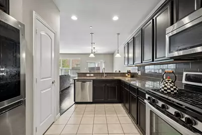 404 Dublin Street, Lewisville, TX 75067 - Photo 6