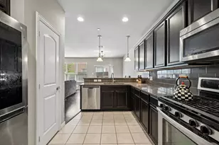 404 Dublin St, Lewisville, TX 75067 - Photo 6