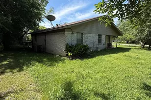 700 Live Oak St, Wilmer, TX 75172 - Photo 2