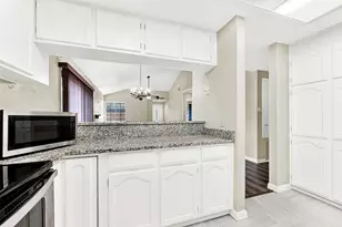 5908 Baroncrest Dr, Arlington, TX 76017 - Photo 6