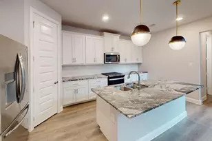 639 Caprice Blf, Fate, TX 75189 - Photo 4