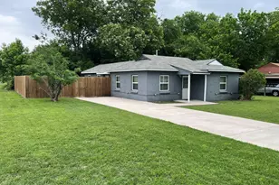 401 S McEntire Ct, White Settlement, TX 76108 - Photo 2
