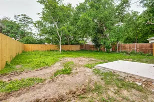 2219 E Ann Arbor Ave, Dallas, TX 75216 - Photo 12
