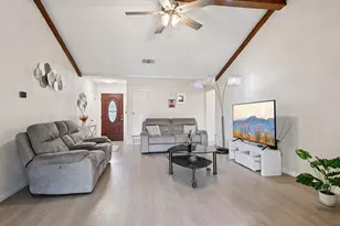 2106 Avalon Ln, Arlington, TX 76014 - Photo 6