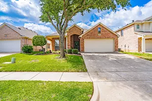 1010 Loblolly Pine Dr, Arlington, TX 76012 - Photo 2