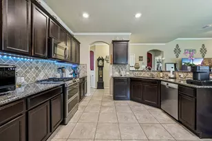 1332 Foxglove Ln, Burleson, TX 76028 - Photo 12