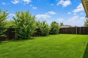 404 Brookhollow Ln, Saginaw, TX 76131 - Photo 16