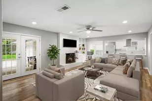 1804 W Cedar Elm Dr, Arlington, TX 76012 - Photo 2