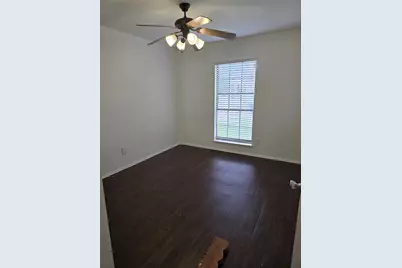 820 Lawndale Drive, Arlington, TX 76017 - Photo 12
