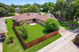 905 Bromwich St, Garland, TX 75040 - Photo 36