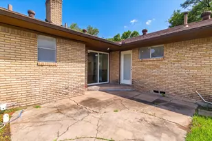 905 Bromwich St, Garland, TX 75040 - Photo 30