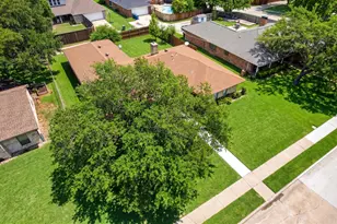 905 Bromwich St, Garland, TX 75040 - Photo 34