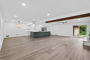 905 Bromwich St, Garland, TX 75040 - Photo 4