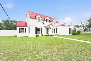 609 E Main St, Hamilton, TX 76531 - Photo 2