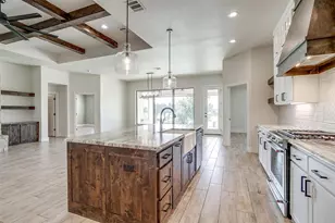 1221 Crown Valley Dr, Weatherford, TX 76087 - Photo 8