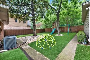 9634 Shoreview Rd, Dallas, TX 75238 - Photo 32