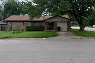 1015 Euclid St, Cleburne, TX 76033 - Photo 2