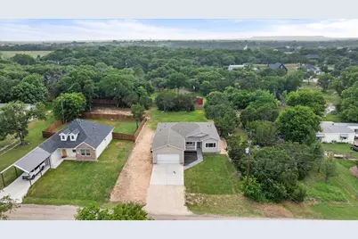 5908 Collins Court, Granbury, TX 76048 - Photo 2