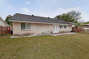 2421 Harbor Trail, Irving, TX 75060 - Photo 34