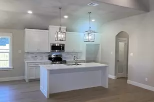 137 Joel St, Springtown, TX 76082 - Photo 10