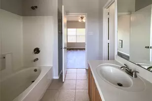 7429 Howling Coyote Ln, Fort Worth, TX 76131 - Photo 12