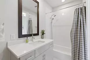 381 E Greenbriar Ln, Dallas, TX 75203 - Photo 28