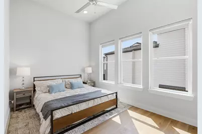 381 E Greenbriar Lane #1002, Dallas, TX 75203 - Photo 20
