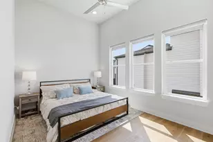 381 E Greenbriar Ln, Dallas, TX 75203 - Photo 20