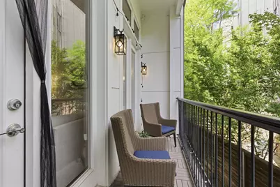 381 E Greenbriar Lane #1002, Dallas, TX 75203 - Photo 8