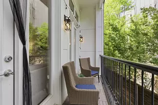 381 E Greenbriar Ln, Dallas, TX 75203 - Photo 8