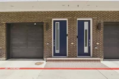 381 E Greenbriar Lane #1002, Dallas, TX 75203 - Photo 2