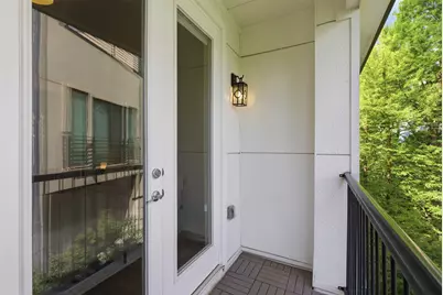 381 E Greenbriar Lane #1002, Dallas, TX 75203 - Photo 24