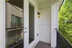 381 E Greenbriar Ln, Dallas, TX 75203 - Photo 24